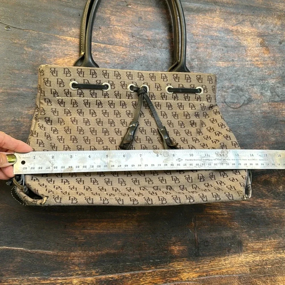 Dooney & Bourke authentic  classic vintage Handbag Gray & Black